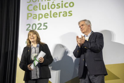 María Cristina Area, directora de la Diplomatura, y Juan Sackmann, director ejecutivo de AFCP.