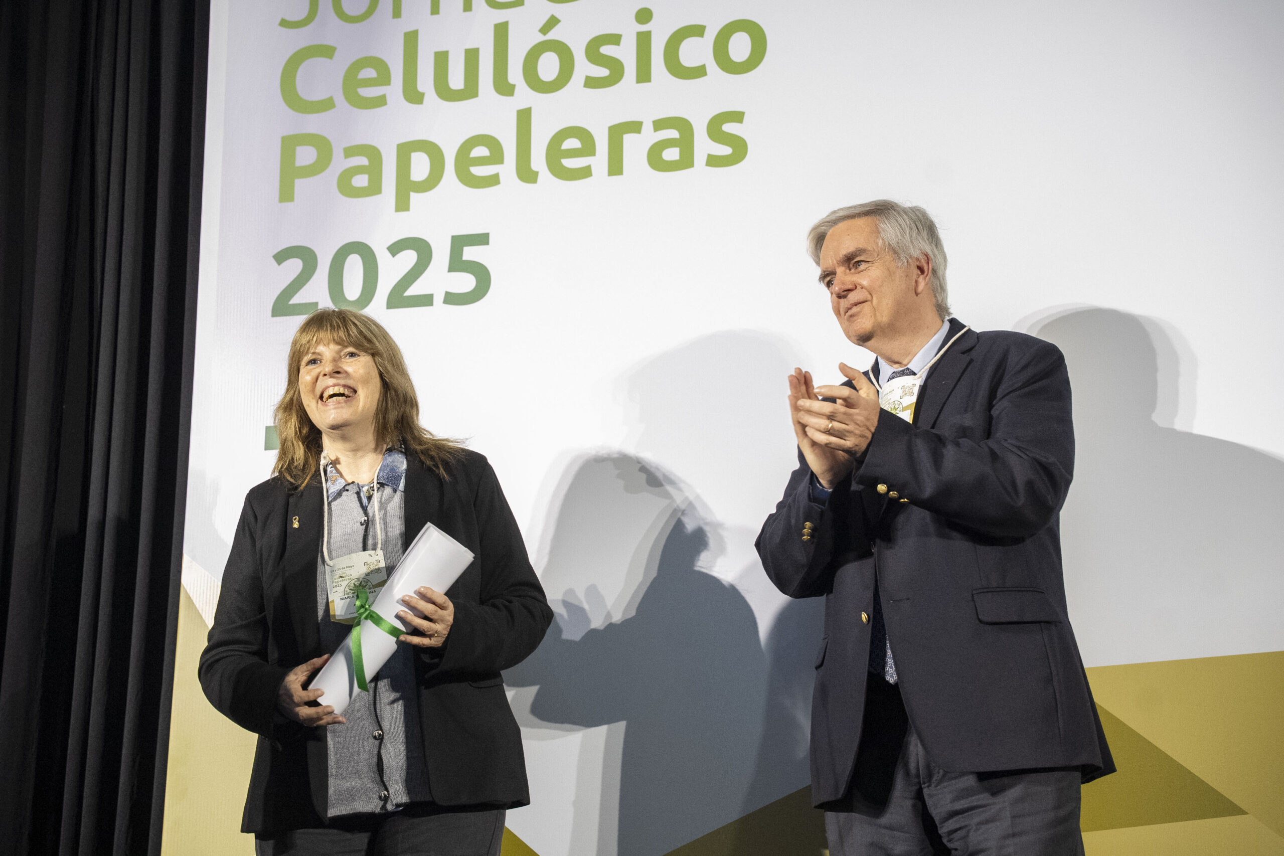 María Cristina Area, directora de la Diplomatura, y Juan Sackmann, director ejecutivo de AFCP.